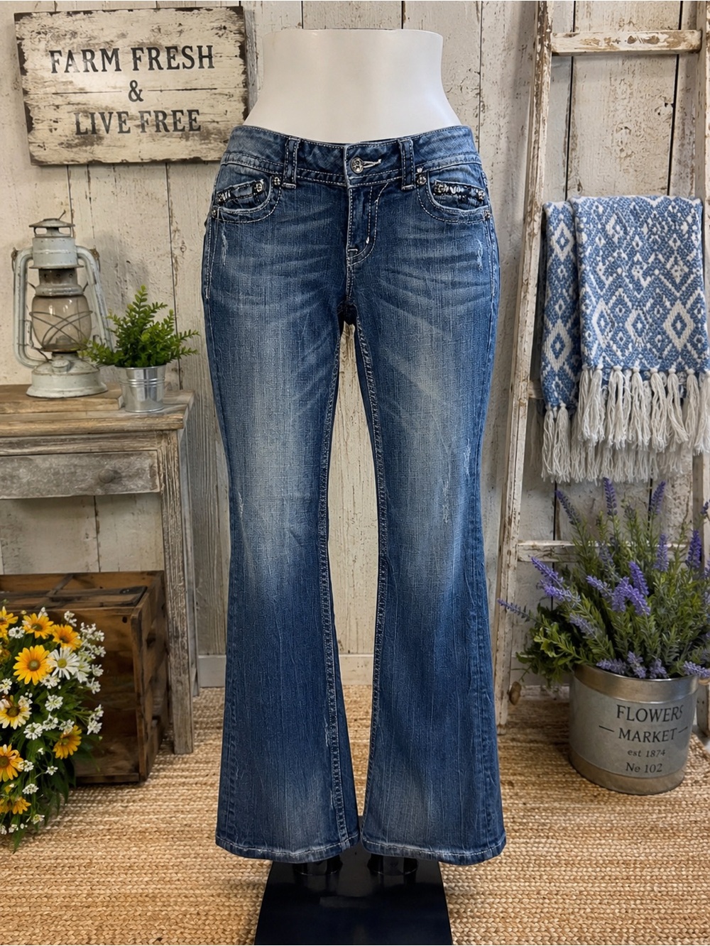 Miss Me Buckle Exclusive Bootcut Jeans Studded VTG Wash Women’s 30